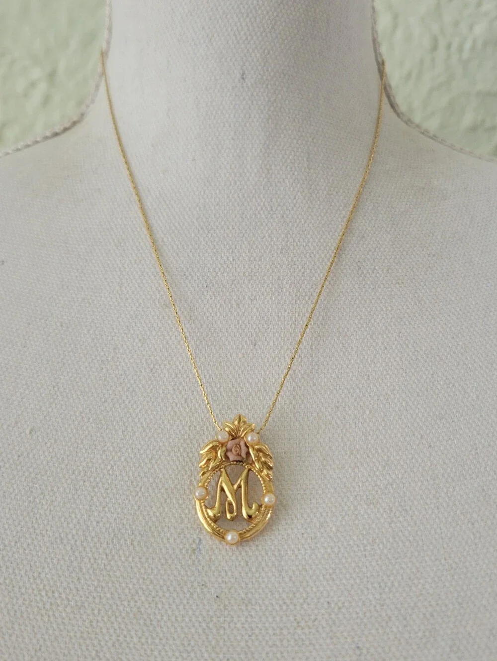 Avon 1980's Gold Tone Victorian Style Rose Faux Pearl Initial M Pendant Necklace